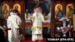 Вселенський патріарх Варфоломій I під час богослужіння у столиці Південної Кореї. Сеул, 6 грудня 2018 року