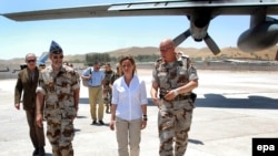 Carme Chacon în vizită la baza spaniolă Qala i Naw a forțelor internaționale din Afganistan, în 2010