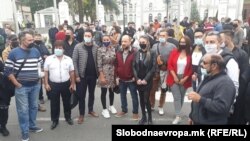 Архивска фотографија од првиот протест на музичарите пред Влада