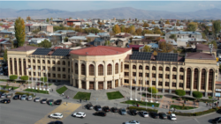 Գյումրիում նախընտրական քարոզարշավը պաշտոնապես այսօր է մեկնարկում, սակայն կրքերն արդեն թեժ են