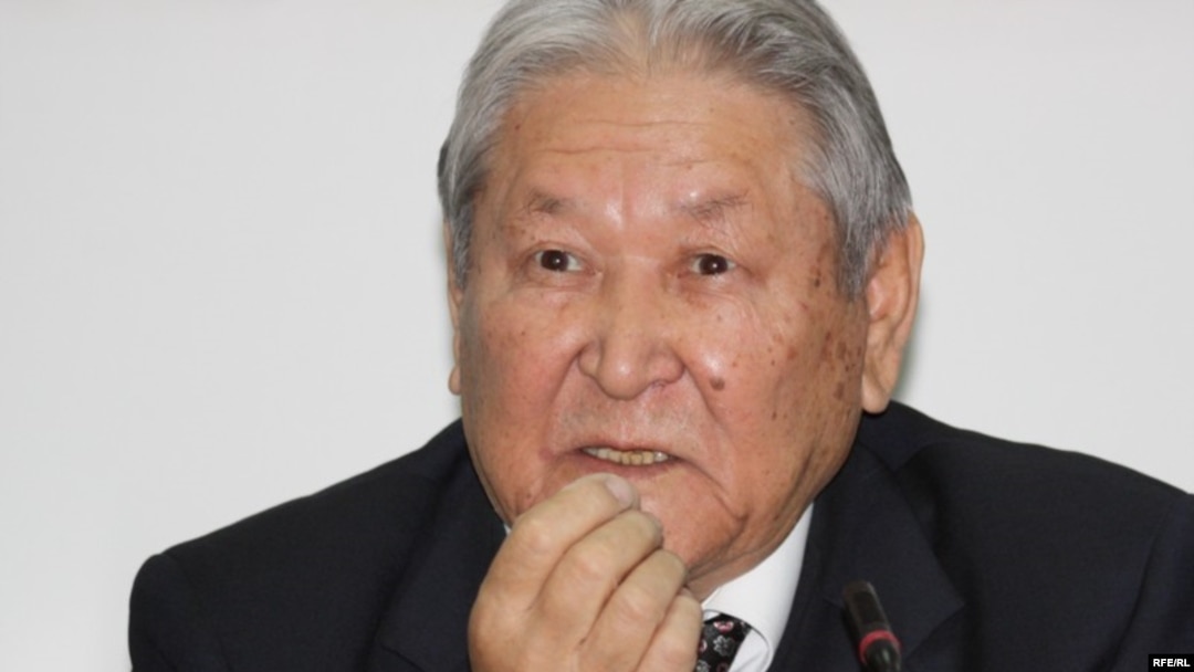 Fabrika тобының жетекші әншілерінің бірінші жынысы