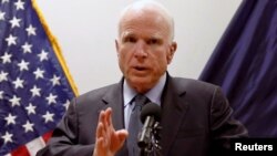 Сэнатар Джон Маккейн, архіўнае фота