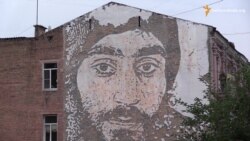 Фреска з Нігояном дивитиметься на Михайлівську площу (відео)