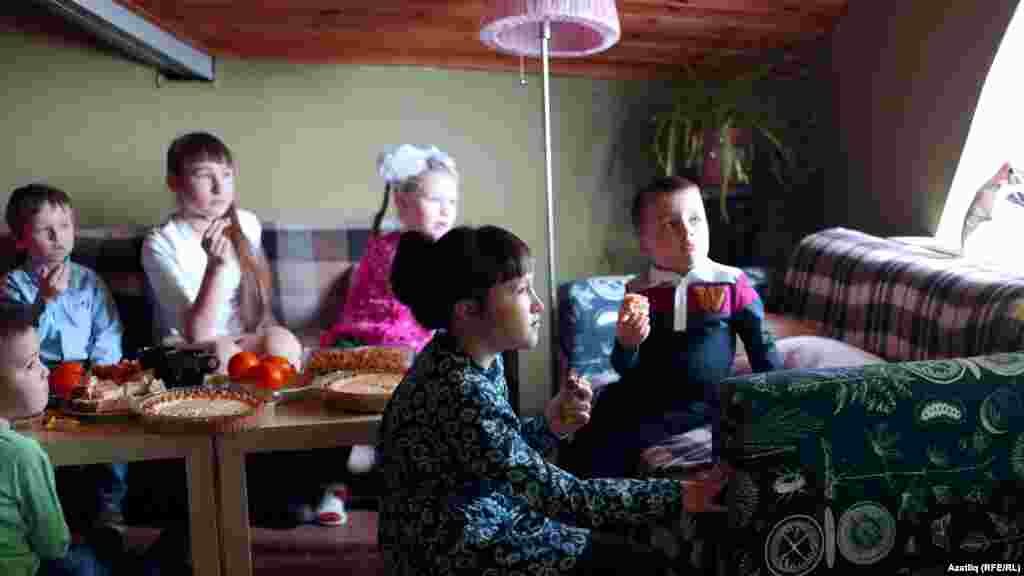 Татарча мультфильмга барысы да мөкиббән китте