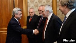 ԵԱՀԿ-ի Մինսկի խմբի համանախագահները հանդիպում են Հայաստանի նախագահ Սերժ Սարգսյանի հետ Երևանում, մայիս, 2014թ․