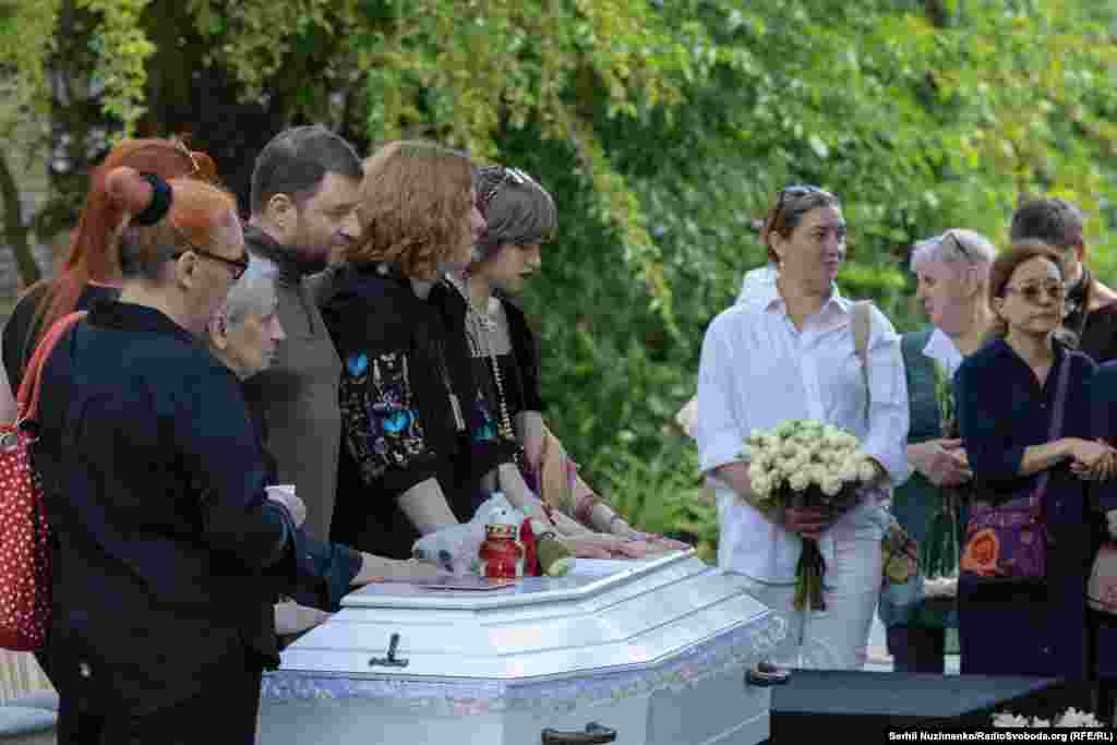 У Києві прощалися із 12-річним Григорієм Глушичем, який загинув внаслідок ДТП, яке сталося в Солом'янському районі Києва напередодні