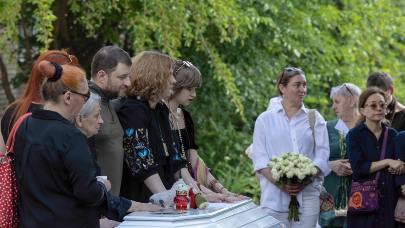 Funeral en Kiev por el niño de 12 años víctima de un accidente automovilístico fatal