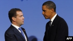 باراک اوباما و دیمیتری مدودف آخرین بار در پیتسبرگ آمریکا با یکدیگر دیدار کردند. 