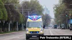 Жедел жәрдем көлігі. Алматы, 14 сәуір 2020 жыл.