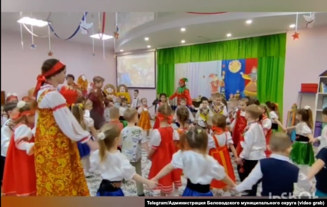 Святкування Масляної у Біловодському дитячому садочку №3 на окупованій Луганщині