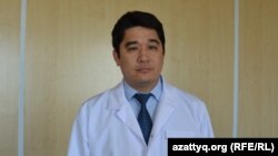Ақтөбе облысының бас хирургі Ерлан Сұлтангереев. Ақтөбе, 9 маусым 2017 жыл.