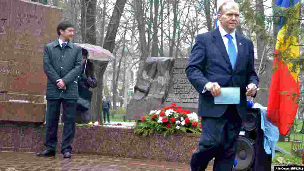 Ambasadorul la Chișinău al Statelor Unite, William Moser, la ceremonia comemorativă.