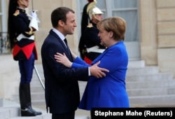Presidenti Macron dhe kancelarja Merkel