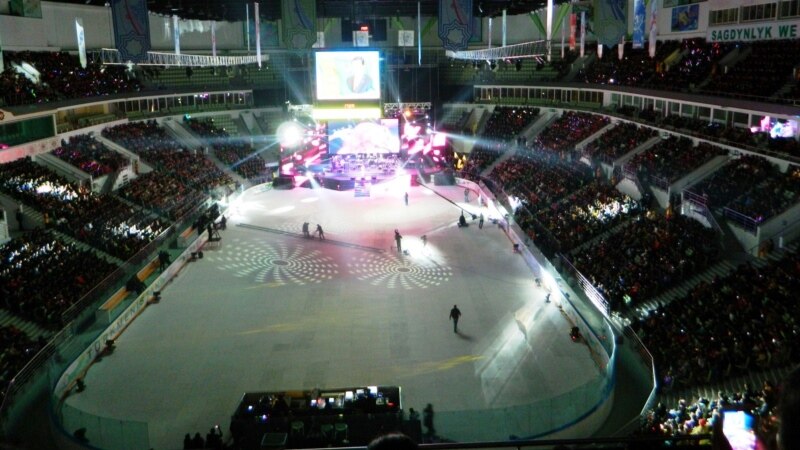 Aşgabatda araçylar daşary ýurtly aýdymçylaryň konsert biletlerini ençeme esse gymmat satýar