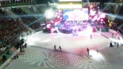 Diňle: Aşgabatda araçylar daşary ýurtly aýdymçylaryň konsert biletlerini ençeme esse gymmat satýar