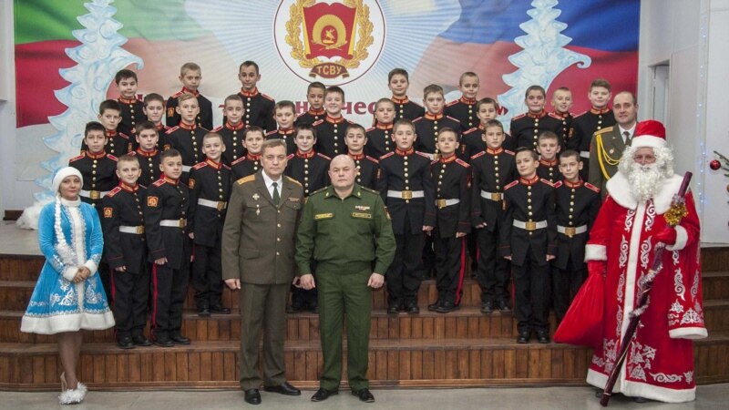 Cadeții Școlii militare Suvorov din Tiraspol în tabăra ambasadorului rus