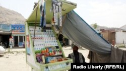 یک فروشندۀ تنباکو در شهر کابل (تصویر آرشیف)
