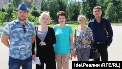 Артисты и работники Маргосфилармонии. Слева направо^ Алексей Волков, Елена Моржанаева, Юлия Самойлова, Марина Неретина, Николай Ермаков
