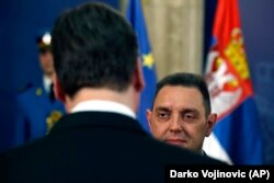 Vulin je 7. aprila u intervjuu za beogradske „Večernje novosti“ izjavio da se zalaže za što skorije razgraničenje sa kosovskim Albancima, nazvavši ih pri tom pogrdnim imenom