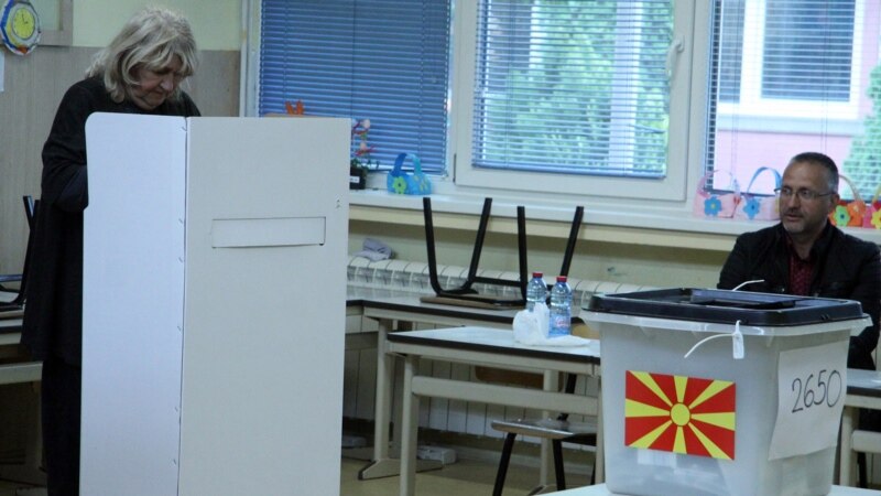 Qeveria e Maqedonisë së Veriut kërkon zgjedhje më 5 korrik, opozita pa qëndrim