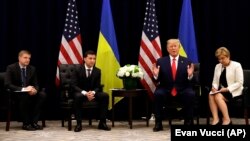 Президент України Володимир Зеленський (ліворуч) і президент США Дональд Трамп. Нью-Йорк, 25 вересня 2019 року 