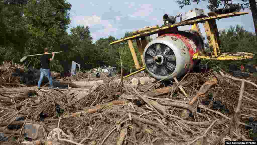 The grounds in the Tbilisi Zoo are pictured after floods devastated the area around the Georgian capital in June 15, 2015. (RFE/RL, Mzia Saganelidze)