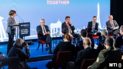 Szijjártó Péter külgazdasági és külügyminiszter felszólal a pozsonyi Globsec biztonságpolitikai fórumon, Pozsony, 2020. október 8.