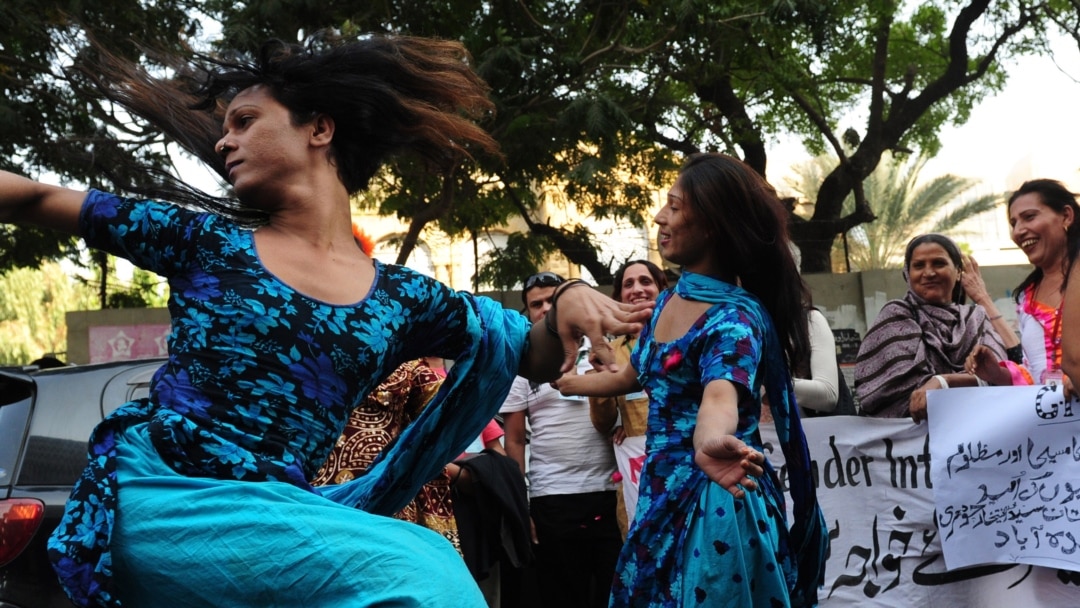 Дәрігердің кабинетіндегі порно