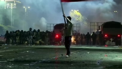 Клубтардағы жыныстық қатынасты қараңыз