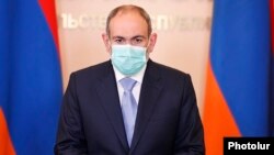 Armenia -- Prime Minister Nikol Pashinian speaks at a news briefing, June 9, 2020.