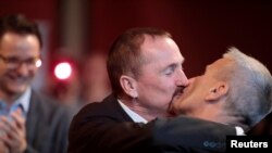 Karl Krajle i Bodo Mende po završetku ceremonije