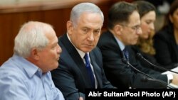 IsraelIsraeli Prime Minister Benjamin Netanyahu chairs the weekly cabinet meeting at his office in Jerusalem, Sunday, Nov. 12, 2017.