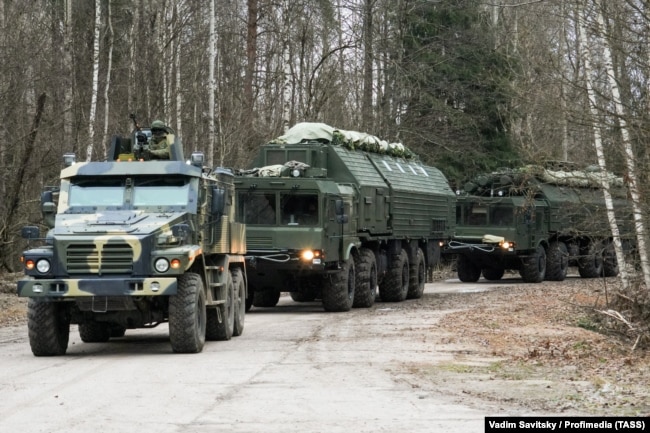 Пускова установка ракети «Орешник», сфотографована в невстановленому місці в Росії у січні 2023 року