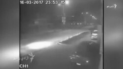 امنیتي کمرې چې حمیدزی لالی د ډزو په حال کې ښيي