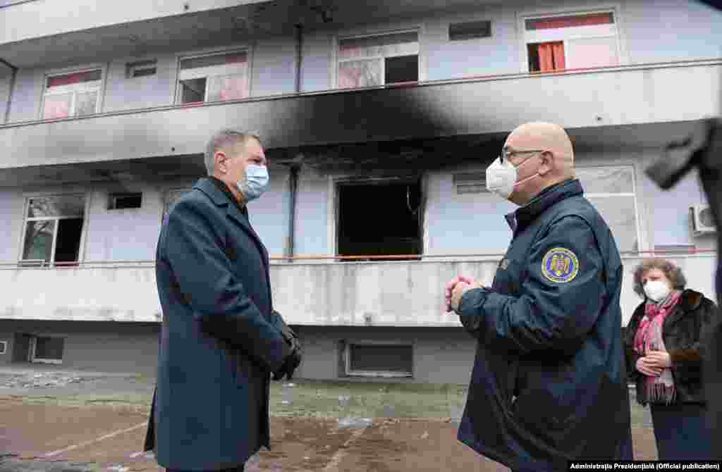 Klaus Iohannis a venit la Institutul &bdquo;Matei Balș&quot; pentru a discuta cu cadrele medicale și cu autoritățile despre incendiul izbucnit în cursul dimineții. La final, președintele a avut o declarație de presă în care a vorbit despre reforma în sănătate.&nbsp;