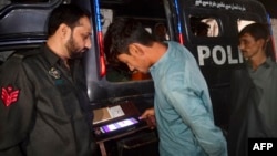 عکس له ارشیفه