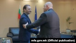 Бујар Османи и Бојко Борисов на средба на софискиот аеродром (Софија, 16 март 2021)
