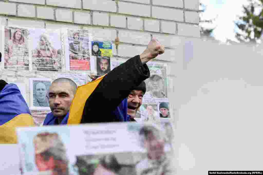 Попередній обмін відбувся 5 лютого. Тоді Україна повернула з неволі 150 військових і сім цивільних громадян. Це був перший у 2026 році обмін полоненими