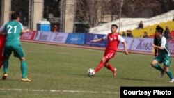 Лаҳзае аз ҷараёни бозии дастаҳои Тоҷикистон ва Макао. Бишкек, 19.03.2013. 