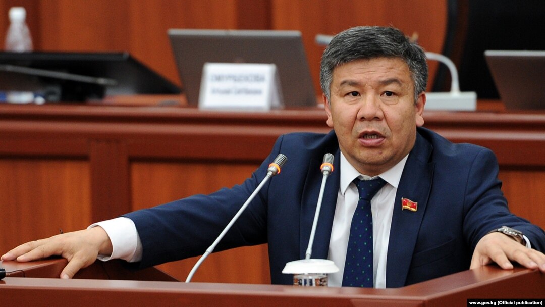 Алмамбет Шыкмаматов.