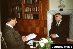 Omer Karabeg i bivši predsjednik Hrvatske Stipe Mesić tokom intervjua