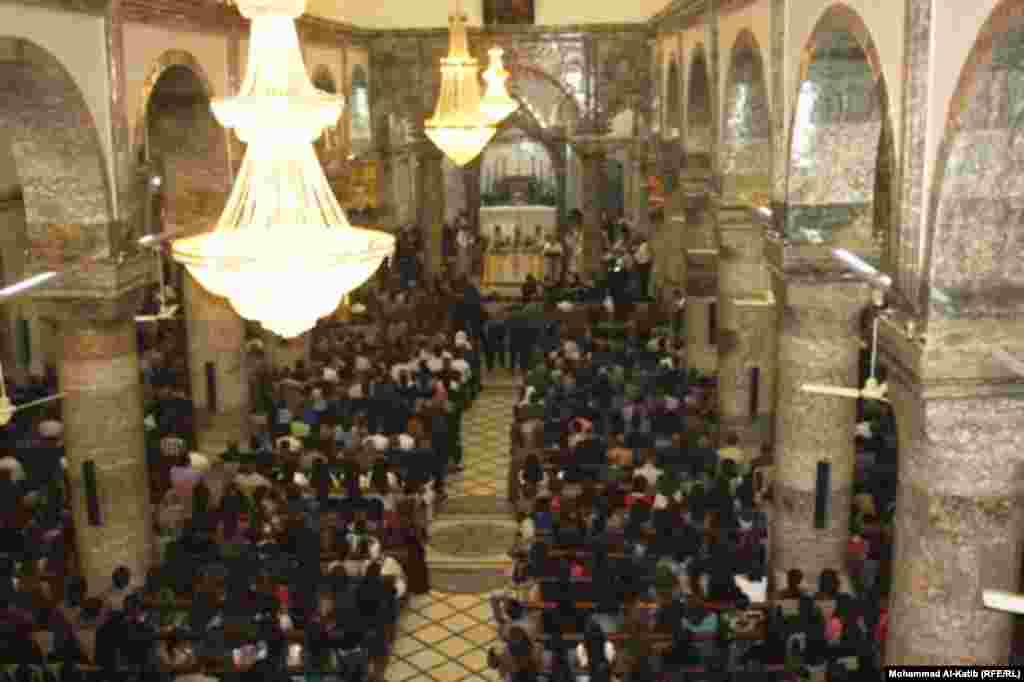قداس قيامة المسيح في كنيسة الطاهرة الكبرى في قضاء الحمدانية ـ محافظة نينوى