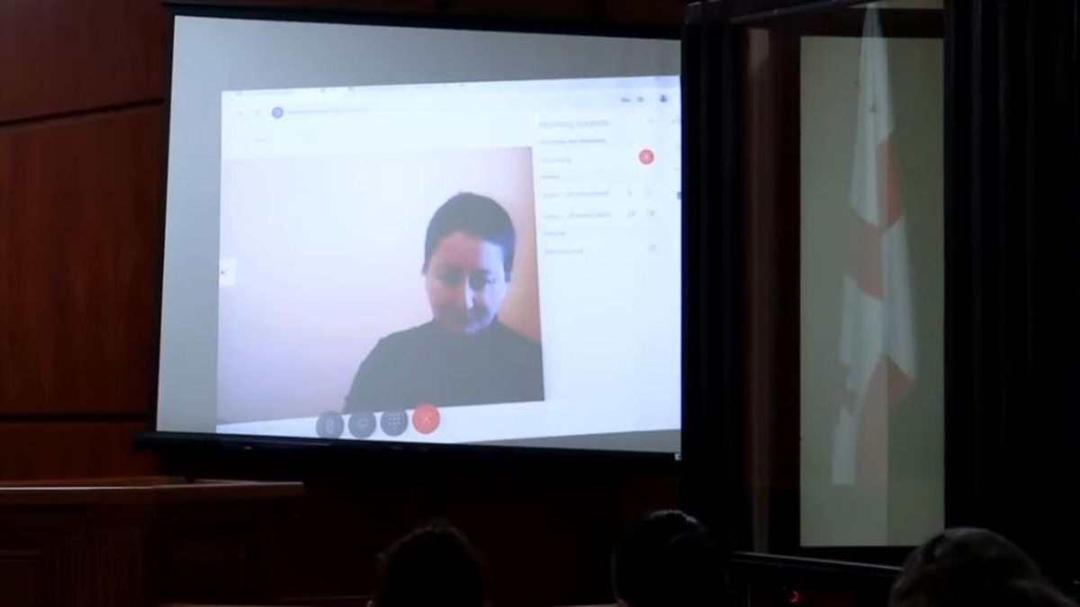 „საქმე, რომელსაც განიხილავთ, გაყალბებულია“ - მზია ამაღლობელი მოსამართლეს ადმინისტრაციულ საქმეზე