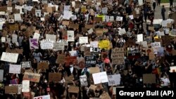 Imagine de la protestele din San Diego