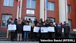 Protest la Judecătoria Chişinău, sediul Botanica