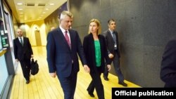 Presidenti i Kosovës, Hashim Thaçi dhe shefja e BE-së për Politikë të Jashtme dhe Siguri, Federica Mogherini. Foto nga arkivi.