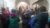 Пришедших на общественные слушания горожан не пустили в администрацию Барнаула