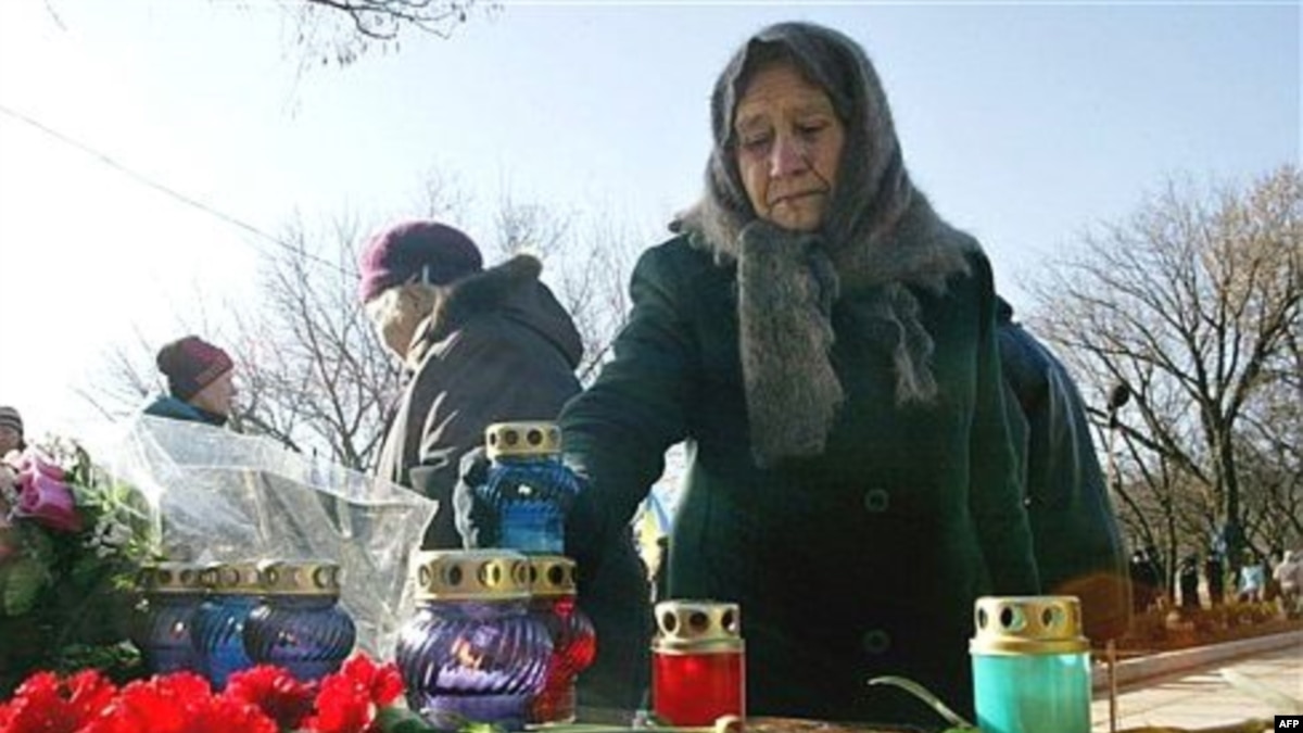 Ukraine Marks 75th Anniversary Of Great Famine