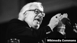 Ray Bradbury attends the Miami Book Fair International in November 1990.