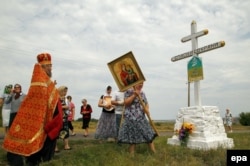 Slujbă ortodoxă la locul prăbușirii avionului MH17, 17 iulie, 2017